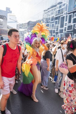 Bangkok, Tayland - 4 Haziran 2023 Siyam Merkezi Özgürlük ve Gurur Dünyası 2023, İnsanların kısa eylem ve atmosferi kutlamalara katılıyor.