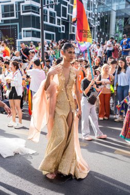 Bangkok, Tayland - 4 Haziran 2023 Siyam Merkezi Özgürlük ve Gurur Dünyası 2023, İnsanların kısa eylem ve atmosferi kutlamalara katılıyor.