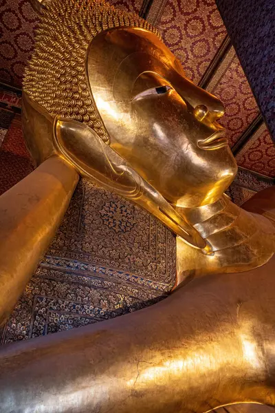 Wat Phra Chettuphon Wimon Mangkhalaram Ratchaworamahawihan 'ın Bangkok, Tayland' daki büyük bir simgesidir. Her dinde herkesin ziyaret edebileceği bir yer..