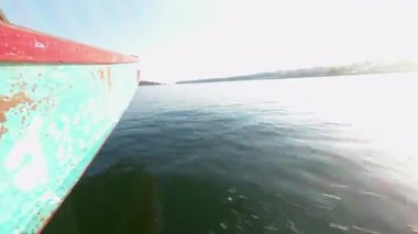 Nehrin atmosferi tekneden görünüyor.