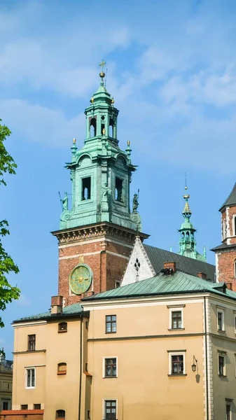 Dzwonnica Kościoła Wawelu Krakowie Pałac Królewski Czas Letni Wysokiej Jakości — Zdjęcie stockowe