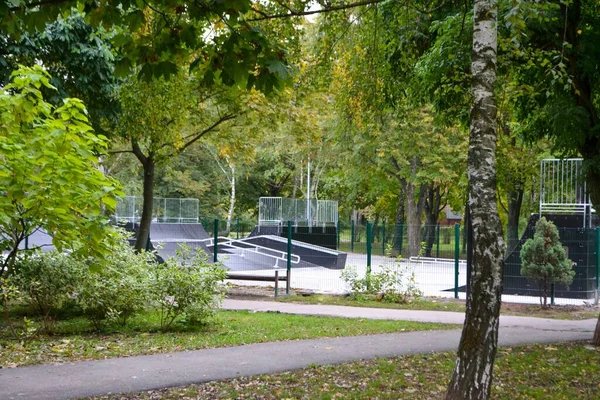 Skatepark Rampy Parku Podzim Kvalitní Fotografie — Stock fotografie