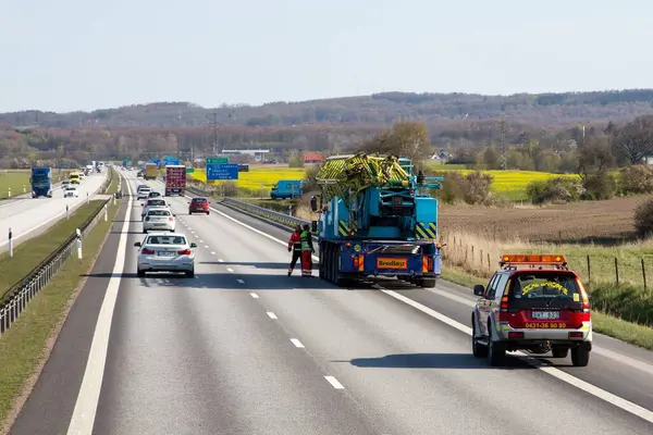 İsveç 'in kuzeyinde Hjarnarp yakınlarında E6-E20 otoyolunda trafik var..