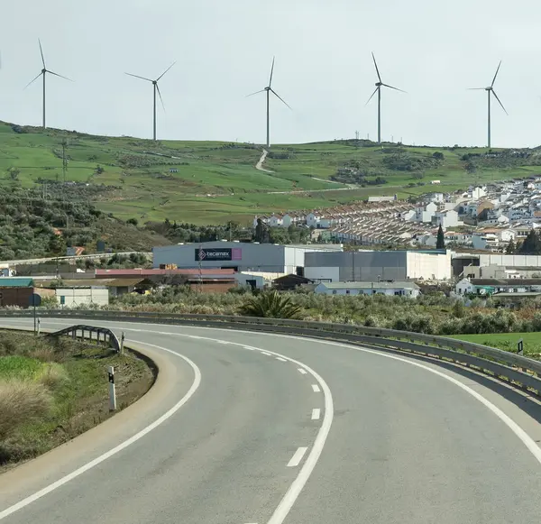 Endülüs, İspanya 'da tarım arazisinde rüzgar türbinleri.