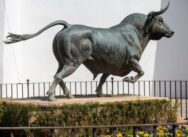 Ronda, Endülüs, İspanya 'da ringin dışındaki heykel.