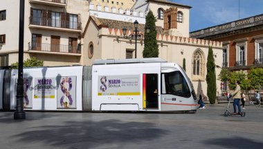 Merkez Sevilla 'da tramvay, Endülüs, İspanya.