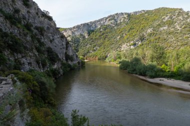 Kuzey Yunanistan 'da Nestos Nehri ve Boğazı.