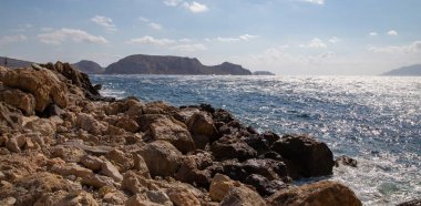 Yunanistan 'ın Karpathos adasının güney kesimindeki Finiki köyünde sahil..