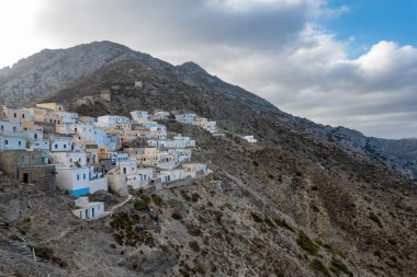 Yunanistan 'ın Karpathos adasının kuzey kesimindeki Olympmpos köyü.