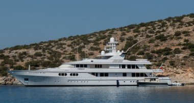 Yunanistan 'ın Ege Denizi' ndeki Schinoussa adasında yat.