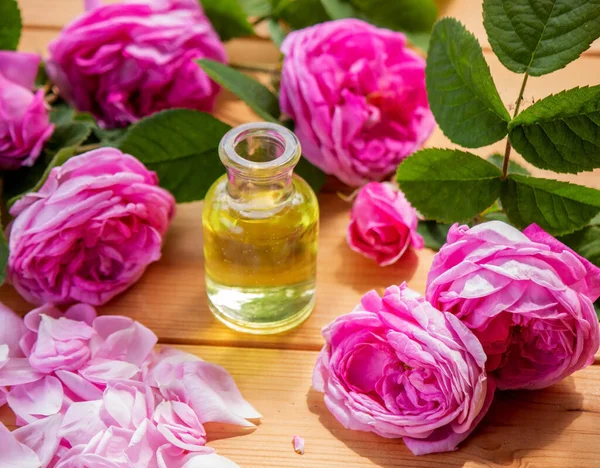 Rose Flower Essential Oil Spa Aromatherapy Selective Focus — Stock Photo, Image