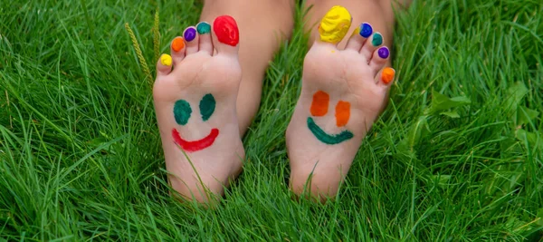 Smile Painted Paints Child Arms Legs Selective Focus — Stock Photo, Image