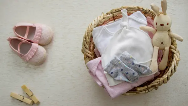 Kindersachen Korb Waschen Von Kinderkleidung — Stockfoto