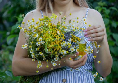 Tıptan bir kız. Seçici odak.