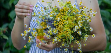 Tıptan bir kız. Seçici odak.