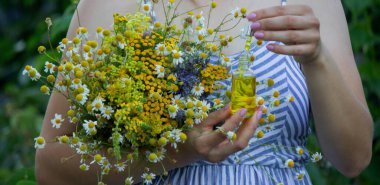 Tıptan bir kız. Seçici odak.