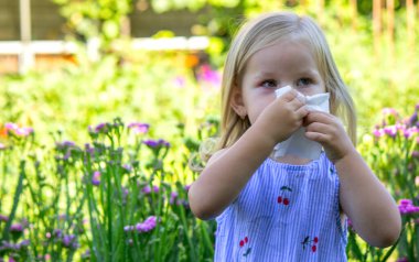 Kızın alerjisi var. Sümük