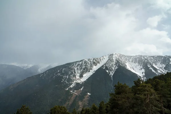 Kolego Andora Kwiecień 2022 Burzliwy Dzień Pirenejach Andory Ostatnie Opady — Zdjęcie stockowe