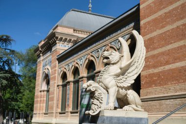 Madrid Retiro Parkı 'nda Palacio de Cristal adında bir mücevher var, şüphesiz bir mücevher..