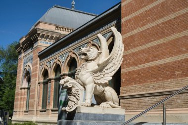 Madrid Retiro Parkı 'nda Palacio de Cristal adında bir mücevher var, şüphesiz bir mücevher..