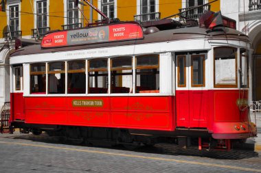 Portekiz, resmi adıyla Portekiz Cumhuriyeti, Güney Avrupa 'da 1143 yılında kurulan ve 92.212 km ²' lik bir alanı kapsayan bir devlettir.. 