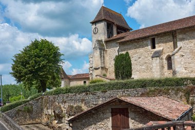 Sourzac Fransa 'da eski binaları olan küçük tarihi bir köydür.