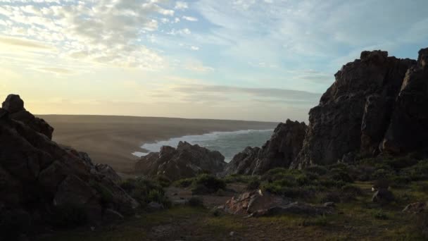 Ondas Esmagando Terra Com Ventos Fortes Cabo Blanco Costa Patagônia — Vídeo de Stock