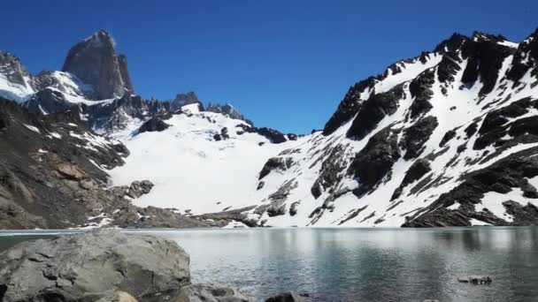 Laguna Los Tres Pequeño Lago Glaciar Pie Del Monte Fitzroy — Vídeo de stock