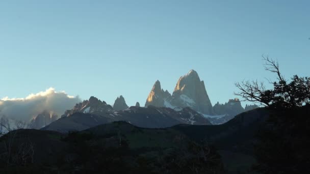 Закат Горе Фицрой Высокой Красивой Горной Вершине Южной Аргентине Патагонии — стоковое видео