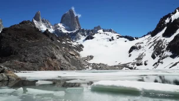 Monte Fitzroy Alta Caratteristica Vetta Montana Nel Sud Dell Argentina — Video Stock