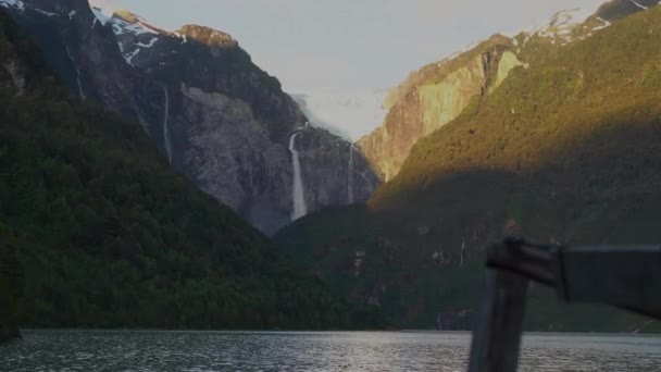 Pôr Sol Ventisquero Colgante Uma Geleira Pendurada Com Cachoeira Lago — Vídeo de Stock