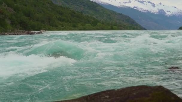 Rápidos Agua Blanca Del Río Baker Con Agua Turquesa Largo — Vídeo de stock