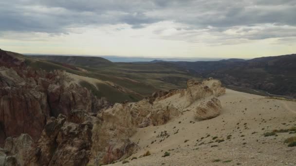 Rock Formations Hiking Trail Cuevas Las Manos Reserva Nacional Lago — Vídeos de Stock