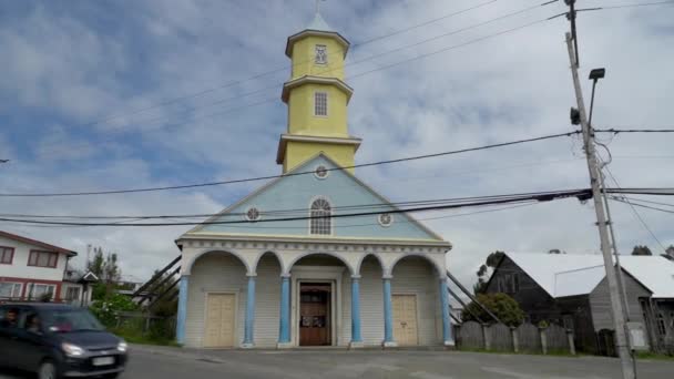 Chiloe Chile 2018 Exterior Traditional Wooden Church Its Church Tower — Vídeo de stock