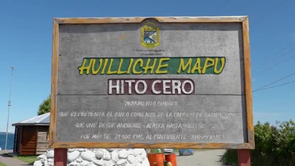 ケロン 2018 ヒトセロの記念碑 アメリカの高速道路の出発点と終点 チリのパタゴニアのチリ島のパンアメリカーナ — ストック動画