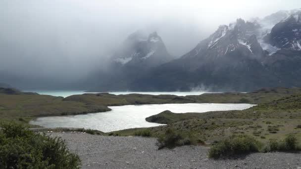 Lakes Mist Clouds Front Mountains Iconic Torres Del Paine National — Vídeo de Stock