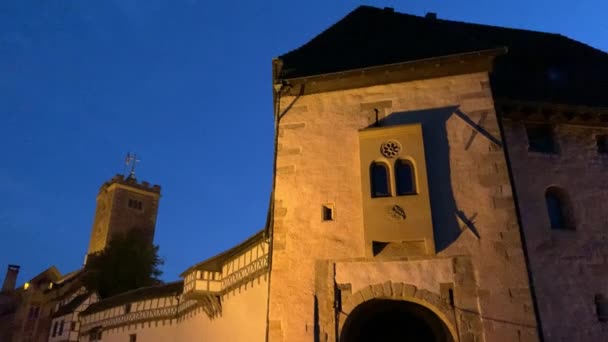 Eisenach Tyskland 2021 Gamla Tyska Wartburg Slott Eisenach Upplyst Natten — Stockvideo