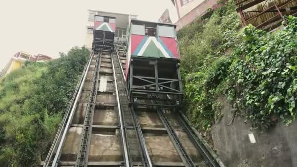 Valparaiso Χιλή 2018 Εμβληματικά Και Ιστορικά Ασανσέρ Funiculars Του Valparaiso — Αρχείο Βίντεο