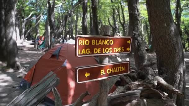 Кемпинг Пешеходной Тропе Горе Фицрой Недалеко Чалтена Патагонии Аргентина — стоковое видео