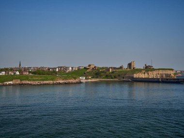Newcastle, Northumberland yakınlarındaki Tyne nehrinin manzarası.