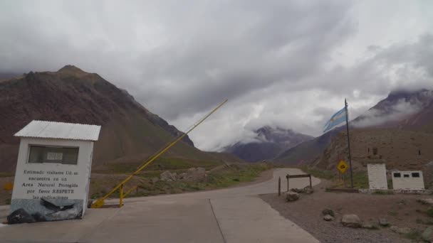 Подорож Аконкагуа Найвищої Гори Аргентині Америці Також Південної Півкулі Похмурий — стокове відео