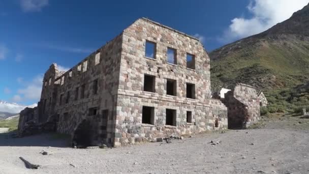 Alte Verlassene Hotelruinen Den Termas Del Sosneado Den Andenbergen Argentiniens — Stockvideo