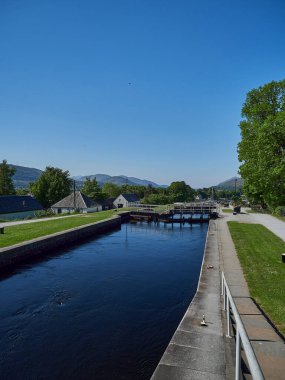 Caol, İskoçya - 05: 30 2018: Neptunes merdiveni İskoçya, İngiltere 'de büyük vadi boyunca popüler bir su geçididir..