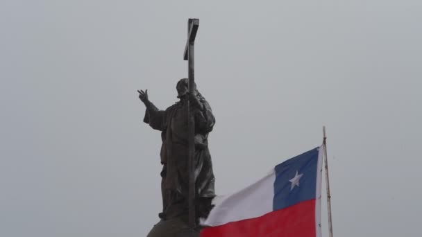 メンドーサ アルゼンチン 2019年 チリとアルゼンチンの間のアンドの国境にあるクリスト レデントル記念碑 峠の上にあるキリストの背の高いブロンズ像 — ストック動画