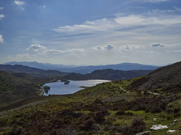 Schöner See Der Landschaft Der Highlands Schottland Einem Sonnigen Tag — Stockfoto