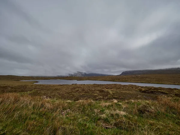 Landschaft Des Nördlichen Hochlandes Schottland Entlang Eines Kleinen Flusses Mit — Stockfoto