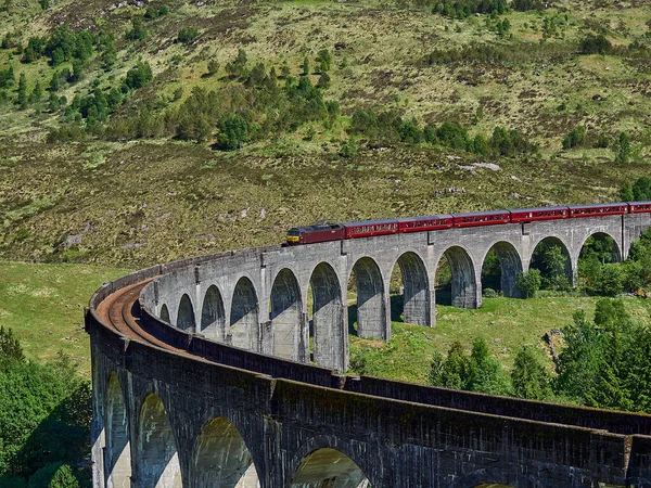 Glenfinnan Escócia 2018 Icônico Trem Vapor Jacobite Que Atravessa Viaduto — Fotografia de Stock