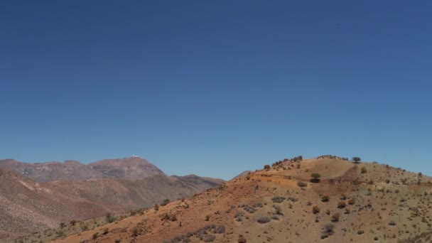 Osservatorio Situato Alto Sulla Montagna Nel Paesaggio Arido Arido Del — Video Stock