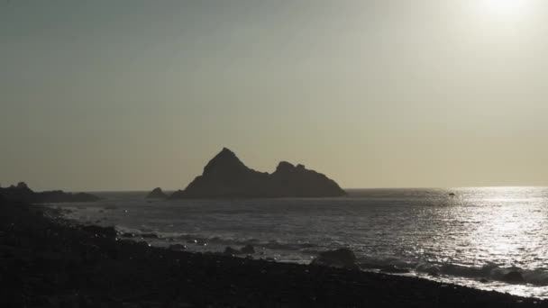 Şili Nin Atakama Çölü Ndeki Pasifik Okyanusu Nun Kayalık Kıyı — Stok video