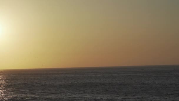 Câmera Lenta Pôr Sol Sobre Costa Rochosa Oceano Pacífico Deserto — Vídeo de Stock